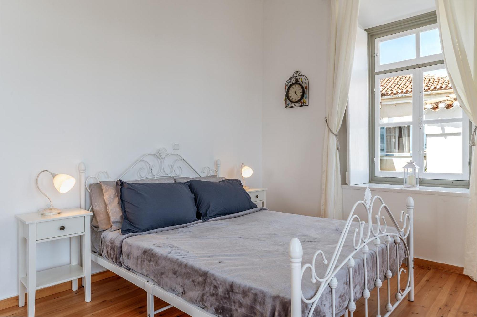 Martha'S House Apartment Spétses Екстериор снимка
